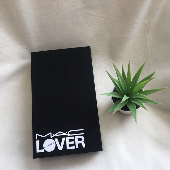 MAC Cosmetics Lover Obsessed Collectible Robot Keychain Key Ring - Picture 5 of 5